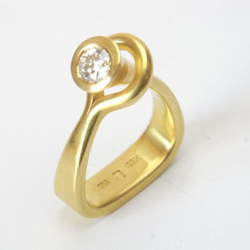 Ring 18 kt. guld med brillant 0,65 ct.