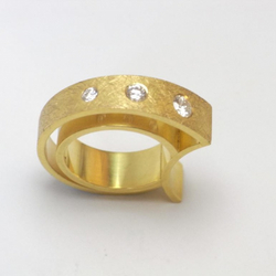 Ring 18 kt. guld med brillanter "Silhuet"