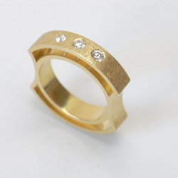 Ring 18 kt. guld med brillanter "Silhuet"